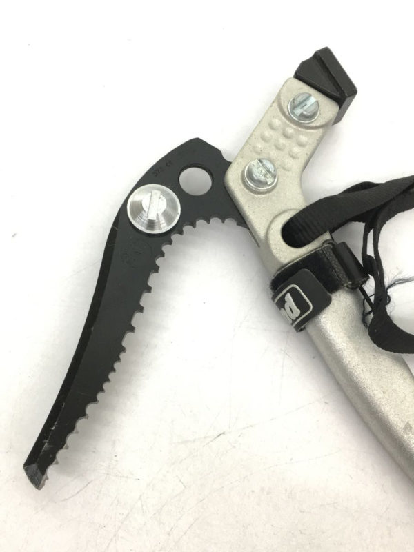 Location Piolets techniques pour cascades de glace & alpinisme – Image 2