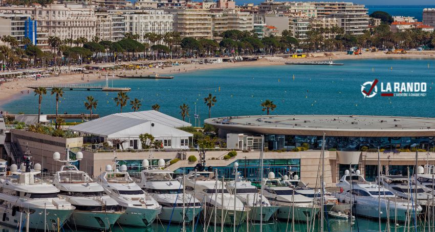 Location bateau Cannes avec skipper : explorez la Côte d'Azur en toute sécurité