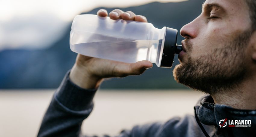 ▷ Comment s'hydrater en randonnée pour éviter la déshydratation ...