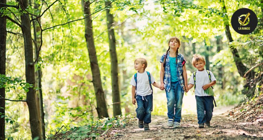 Randonnée avec des enfants : conseils et idées d'itinéraires familiaux