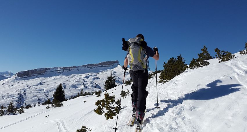 Découvrez les lieux incontournables et les bonnes pratiques de la randonnée à ski