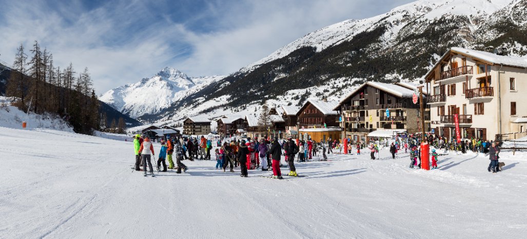 Pourquoi et comment réserver son séjour au ski en famille au Val Cenis ? 