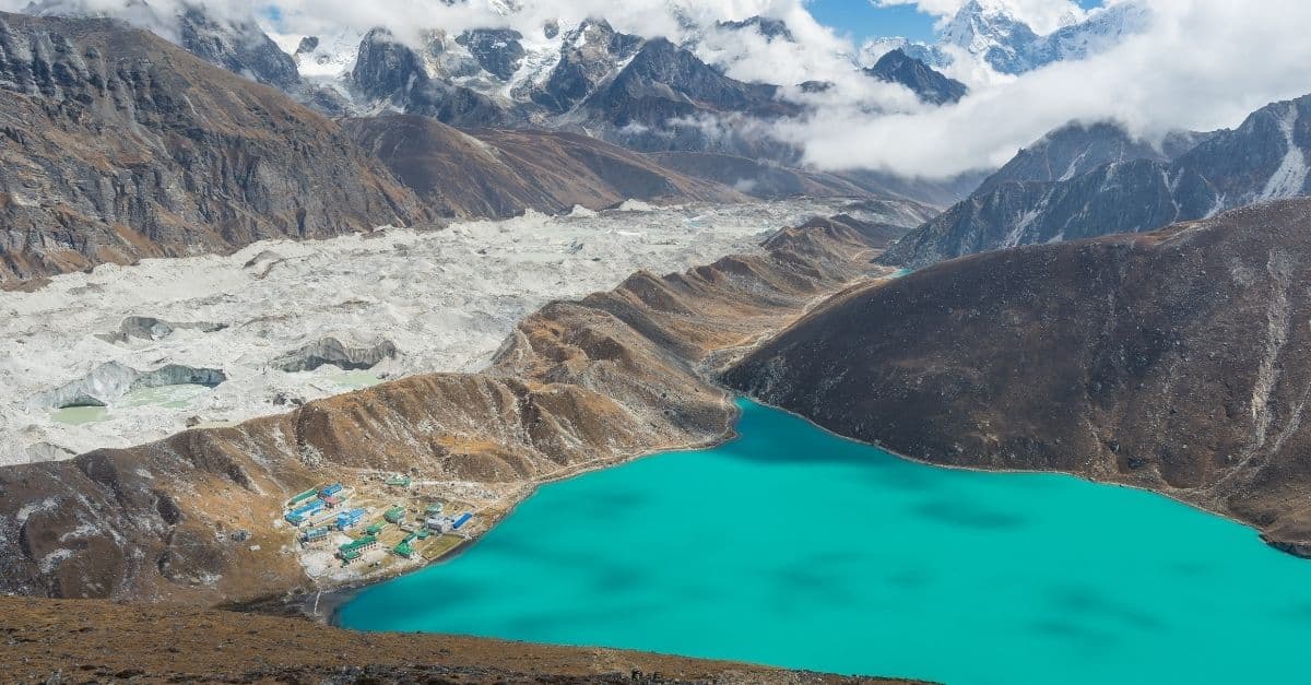 Gokyo Ri East : variante rare pour admirer les lacs glaciaires
